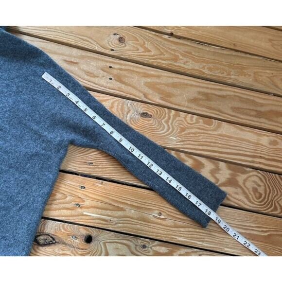 Garnet Hill Women’s Turtleneck Pocket Sweater Size Large Gray - Picture 8 of 8